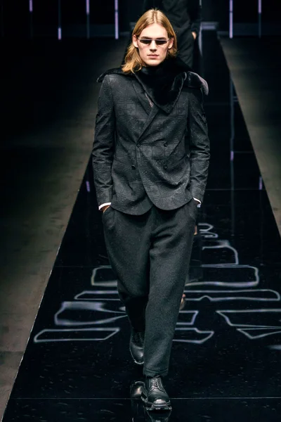 Look 9